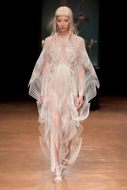 iris_van_herpen_hc17_18_look01