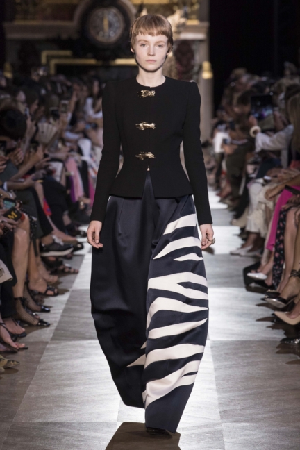 schiaparelli_hcaw1819_look_01