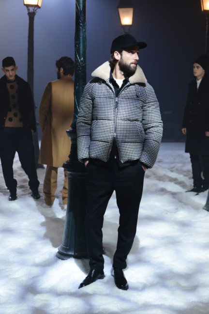 look-16-amifw37