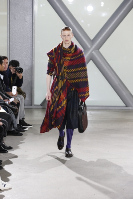 issey-miyake-paris-mens-autumn-winter-2015-13