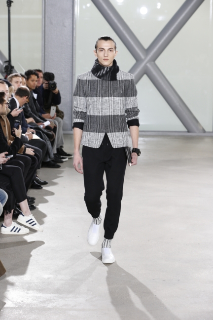 issey-miyake-paris-mens-autumn-winter-2015-15