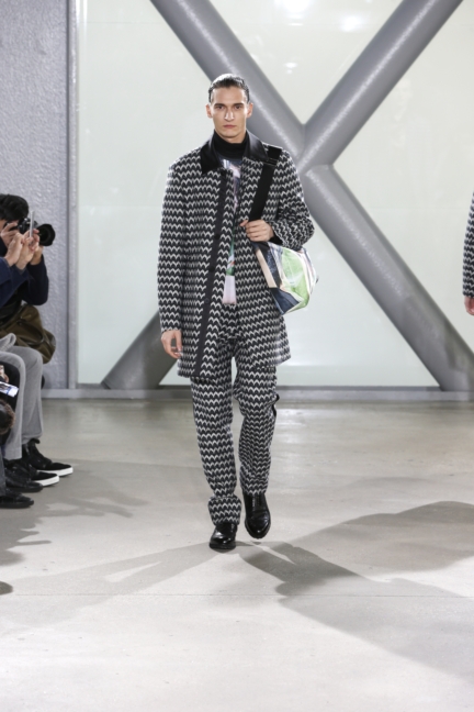 issey-miyake-paris-mens-autumn-winter-2015-32