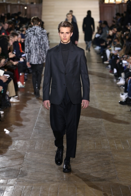 issey-miyake-men-paris-men-aw-17-20