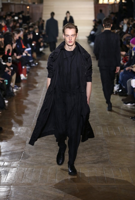 issey-miyake-men-paris-men-aw-17-25