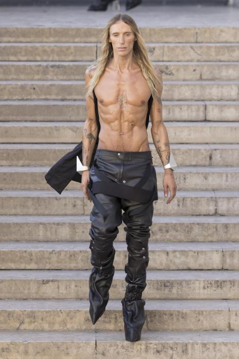 rick-owens-men-ss26-paris-look-1