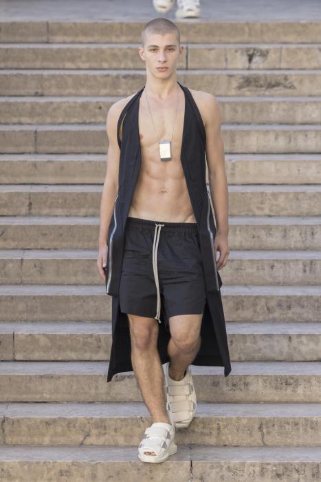 rick-owens-men-ss26-paris-look-16