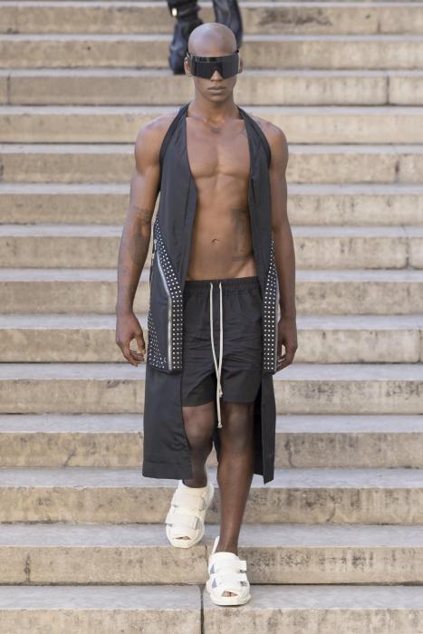 rick-owens-men-ss26-paris-look-17