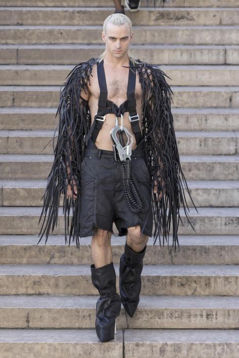 rick-owens-men-ss26-paris-look-30