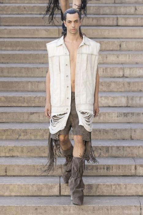 rick-owens-men-ss26-paris-look-39