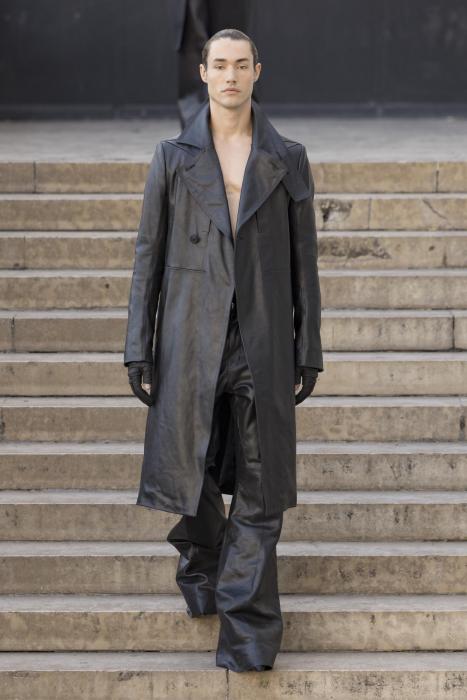 rick-owens-men-ss26-paris-look-9