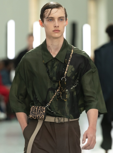 038-valentino-uomo-ss20-dett