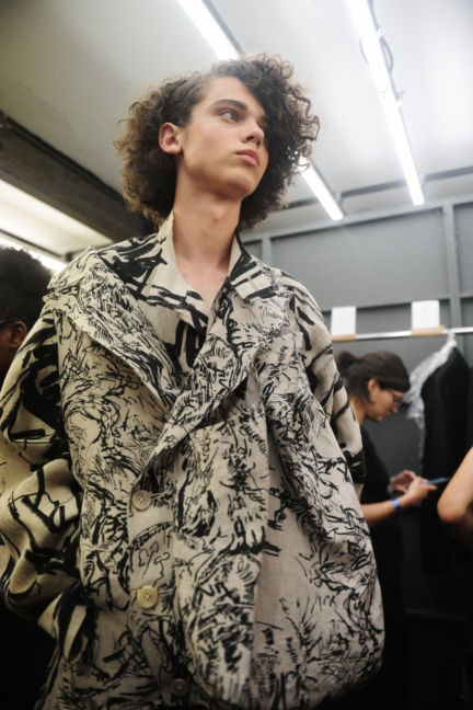 dsc_6255_yohji-yamamoto-homme-ss18-_elise-toide