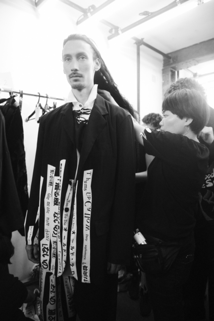 dsc_6345_yohji-yamamoto-homme-ss18-_elise-toide