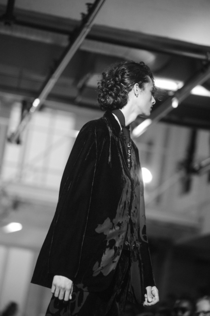 dsc_6883_yohji-yamamoto-homme-ss18-_elise-toide