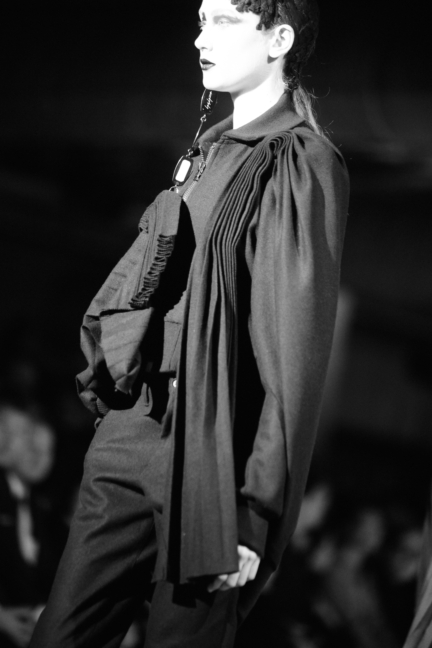 dsc_0737_yohji-yamamoto-femme-fw17_elise-toide