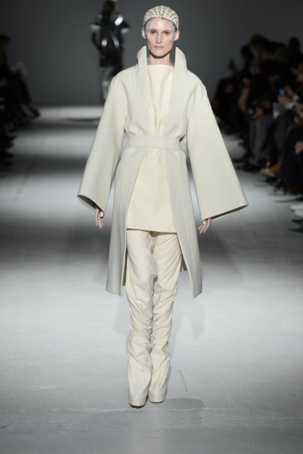 gareth-pugh-paris-fashion-week-autumn-winter-2014-15