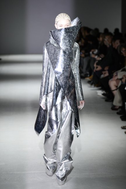 gareth-pugh-paris-fashion-week-autumn-winter-2014-30