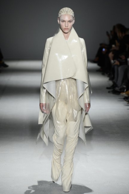 gareth-pugh-paris-fashion-week-autumn-winter-2014-33