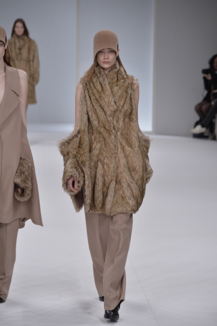 chalayan-aw15-029