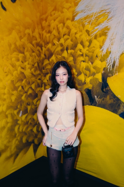 chanel_jennie_kim_chanel_ready-to-wear_ss24_show_october_3rd_1-hd