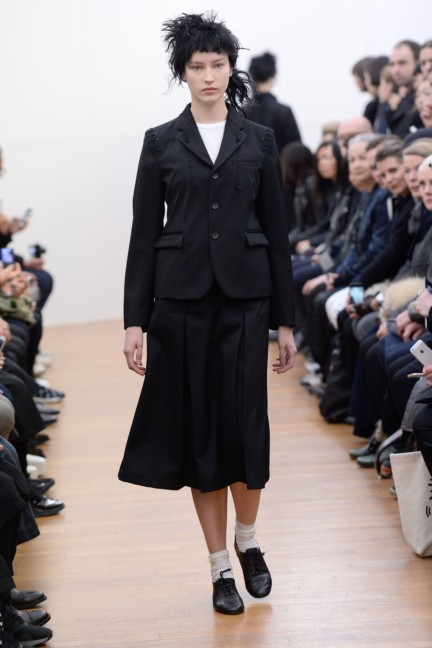 comme-des-garcons-comme-des-garcons-paris-fashion-week-autumn-winter-2015-19