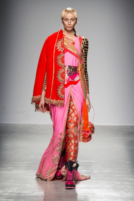 manish_arora_winter_2015-16_093