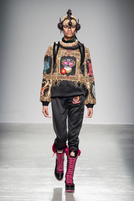 manish_arora_winter_2015-16_268