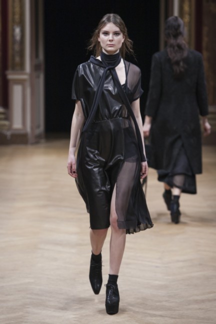 sharon-wauchob-rtw-fw14-paris-8230