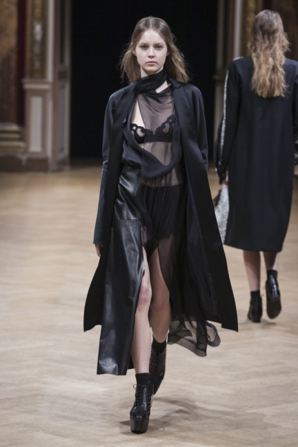 sharon-wauchob-rtw-fw14-paris-8253