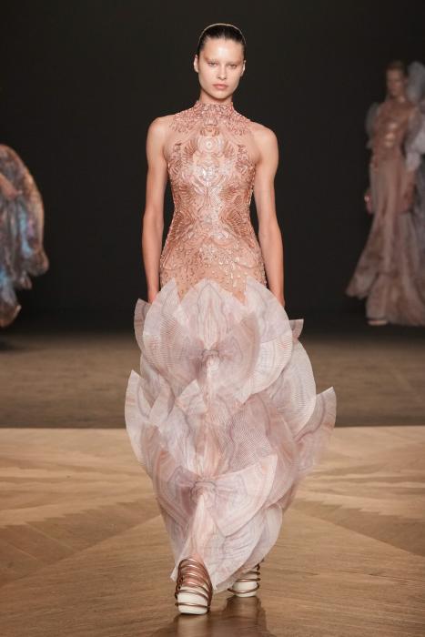 iris-van-herpen-aw-25-couture-11