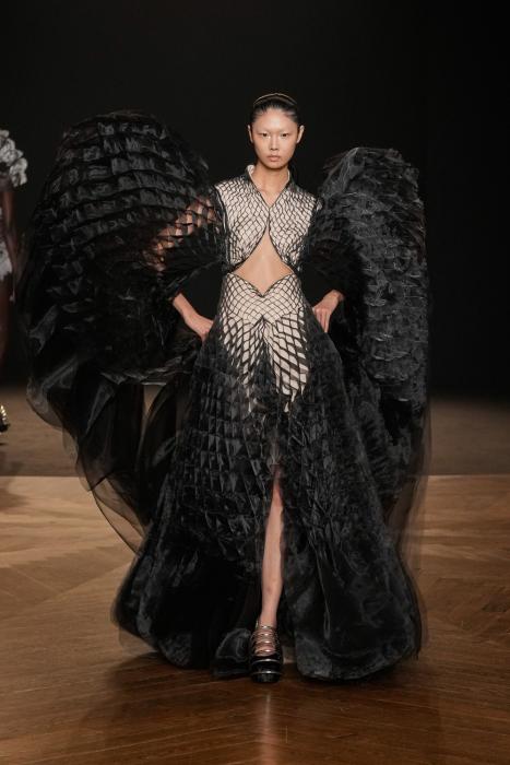 iris-van-herpen-aw-25-couture-15