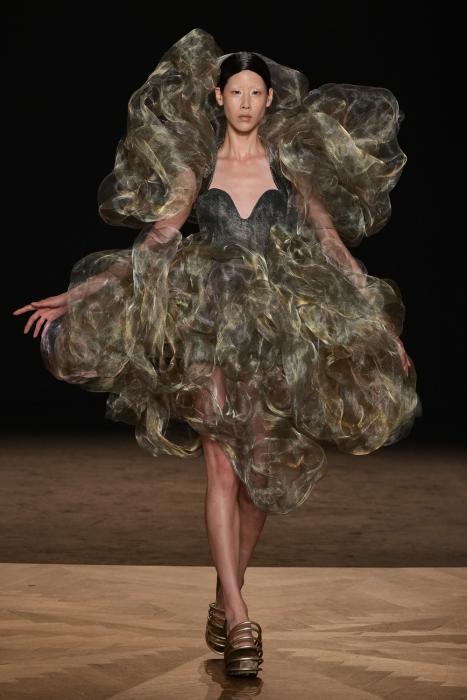 iris-van-herpen-aw-25-couture-17
