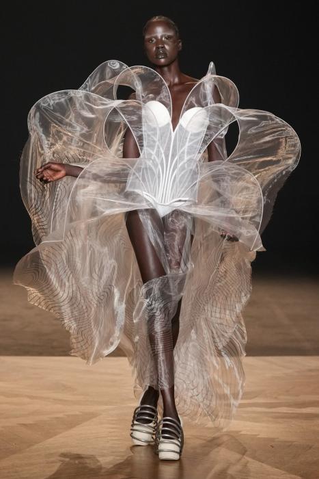 iris-van-herpen-aw-25-couture-20