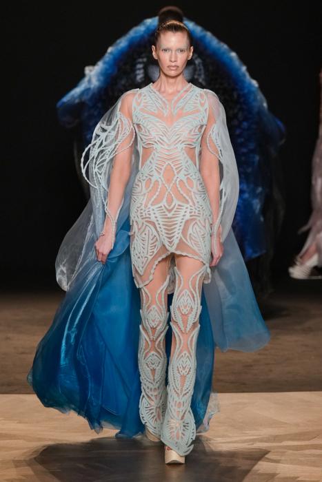 iris-van-herpen-aw-25-couture-4