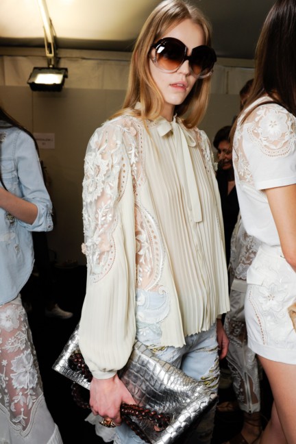 roberto-cavalli-milan-fashion-week-spring-summer-2015-backstage-32