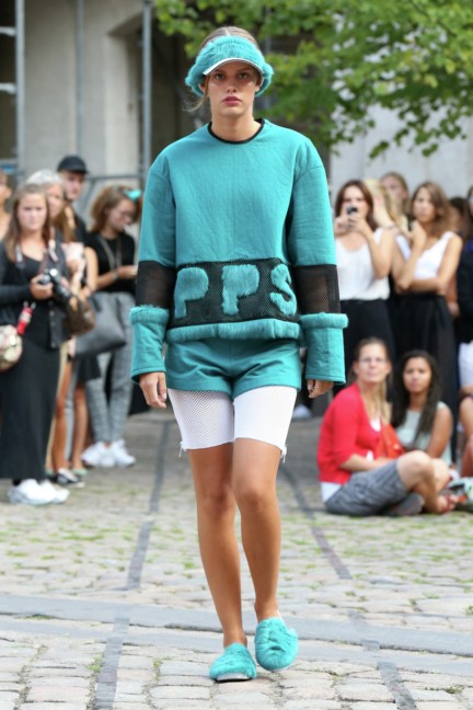 Royal-Danish-Academy-of-Fine-Arts-Copenhagen-Fashion-Week-Spring-Summer-2015-10