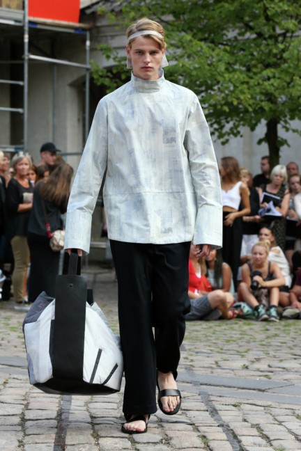 Royal-Danish-Academy-of-Fine-Arts-Copenhagen-Fashion-Week-Spring-Summer-2015-17