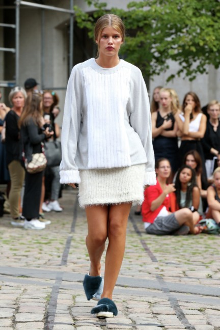 Royal-Danish-Academy-of-Fine-Arts-Copenhagen-Fashion-Week-Spring-Summer-2015-29