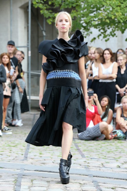 royal-danish-academy-of-fine-arts-copenhagen-fashion-week-spring-summer-2015-3