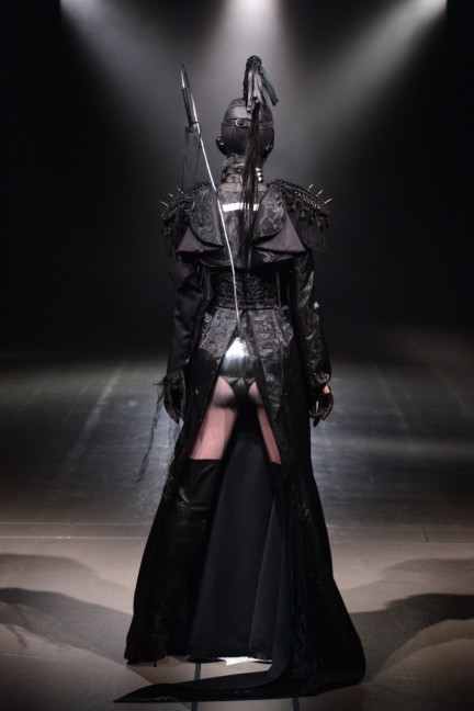 alice-auaa-tokyo-fashion-week-autumn-winter-2014-26