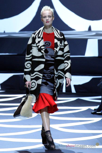 diane-von-furstenberg-tokyo-fashion-week-autumn-winter-2014-13