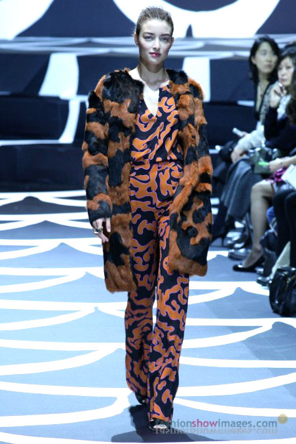 diane-von-furstenberg-tokyo-fashion-week-autumn-winter-2014-24