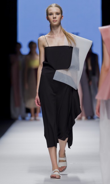 the-swedish-school-of-textiles-fashion-week-stockholm-spring-summer-2015-89