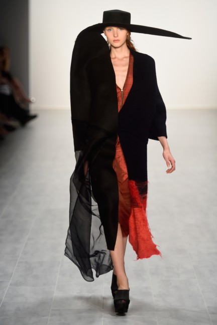 universitat-der-kunste-berlin-mercedes-benz-fashion-week-berlin-spring-summer-2015-24