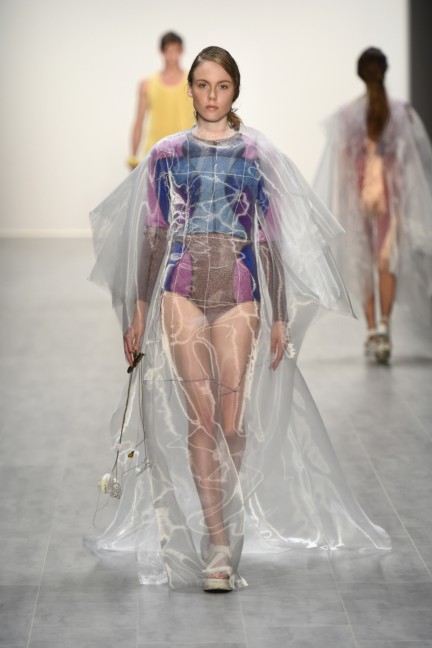 universitat-der-kunste-berlin-mercedes-benz-fashion-week-berlin-spring-summer-2015-32