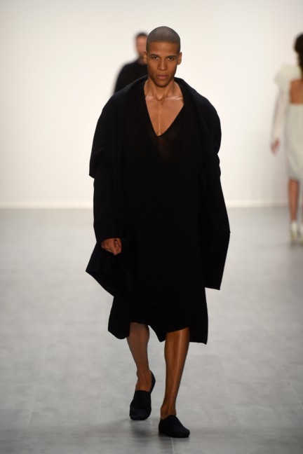 universitat-der-kunste-berlin-mercedes-benz-fashion-week-berlin-spring-summer-2015-36