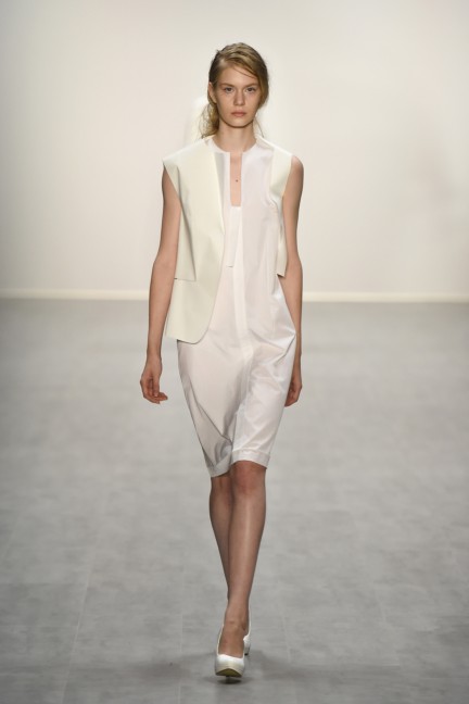 universitat-der-kunste-berlin-mercedes-benz-fashion-week-berlin-spring-summer-2015-40