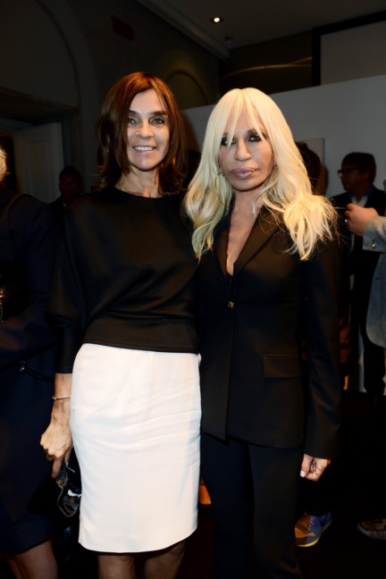 002_carine-roitfelddonatella-versace_002_ndr_2681o