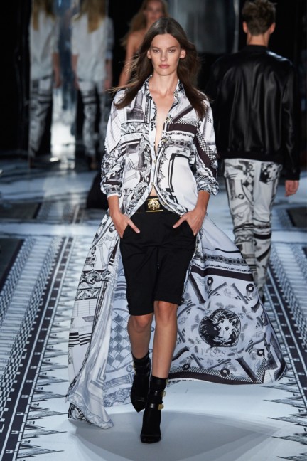 versus-versace-new-york-fashion-week-spring-summer-2015-catwalk-30