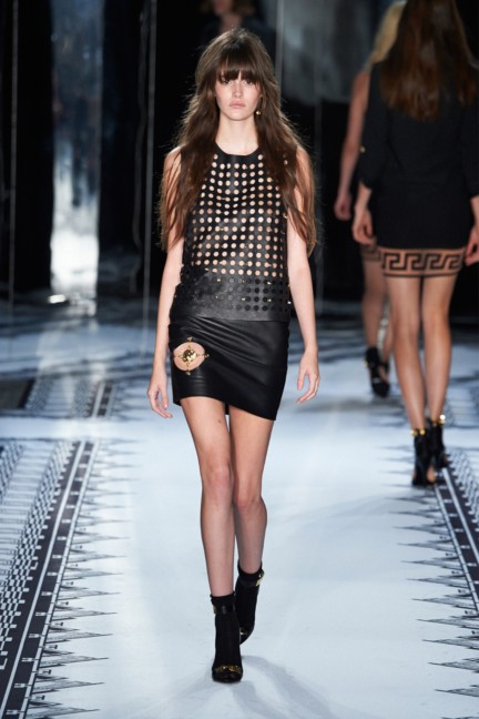 versus-versace-new-york-fashion-week-spring-summer-2015-catwalk-43